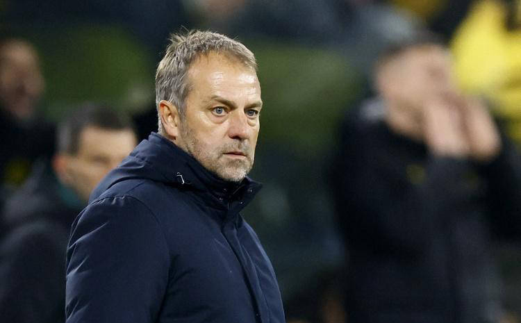 弗里克强调低调行事，禁止讨论“三冠王”，小将听话避免自大