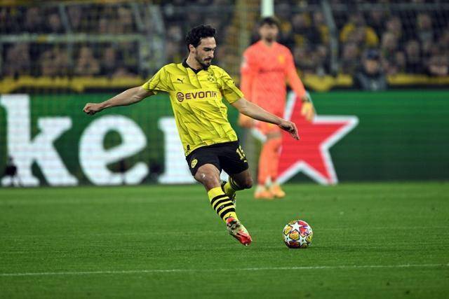 奥恩斯坦建议胡梅尔斯选择法甲，理论上弗利克需要帕尔默