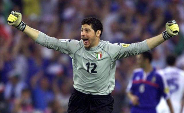 连续12天，范戴克在两项赛事中接连遭遇点球大战失利