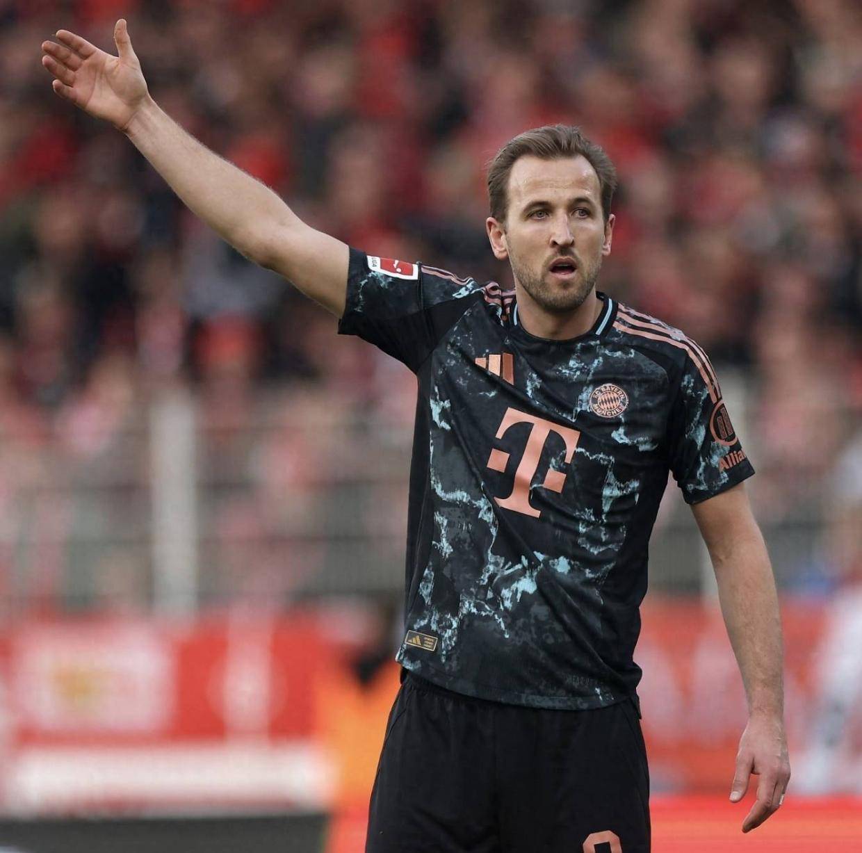 德甲一场3-1，让凯恩夺冠难了！拜仁2主力赛季报销+仅领先药厂3分