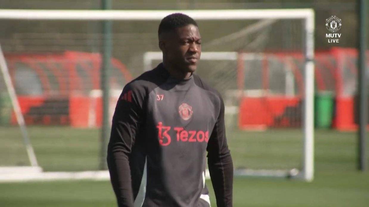 曼联官宣欧联杯23人大名单，新帝星壮实复出！阿莫林回应奥纳纳马蒂奇骂战