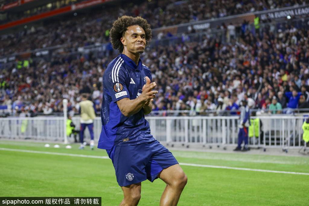 欧联-齐尔克泽破门奥纳纳两送礼 曼联2-2遭里昂绝平