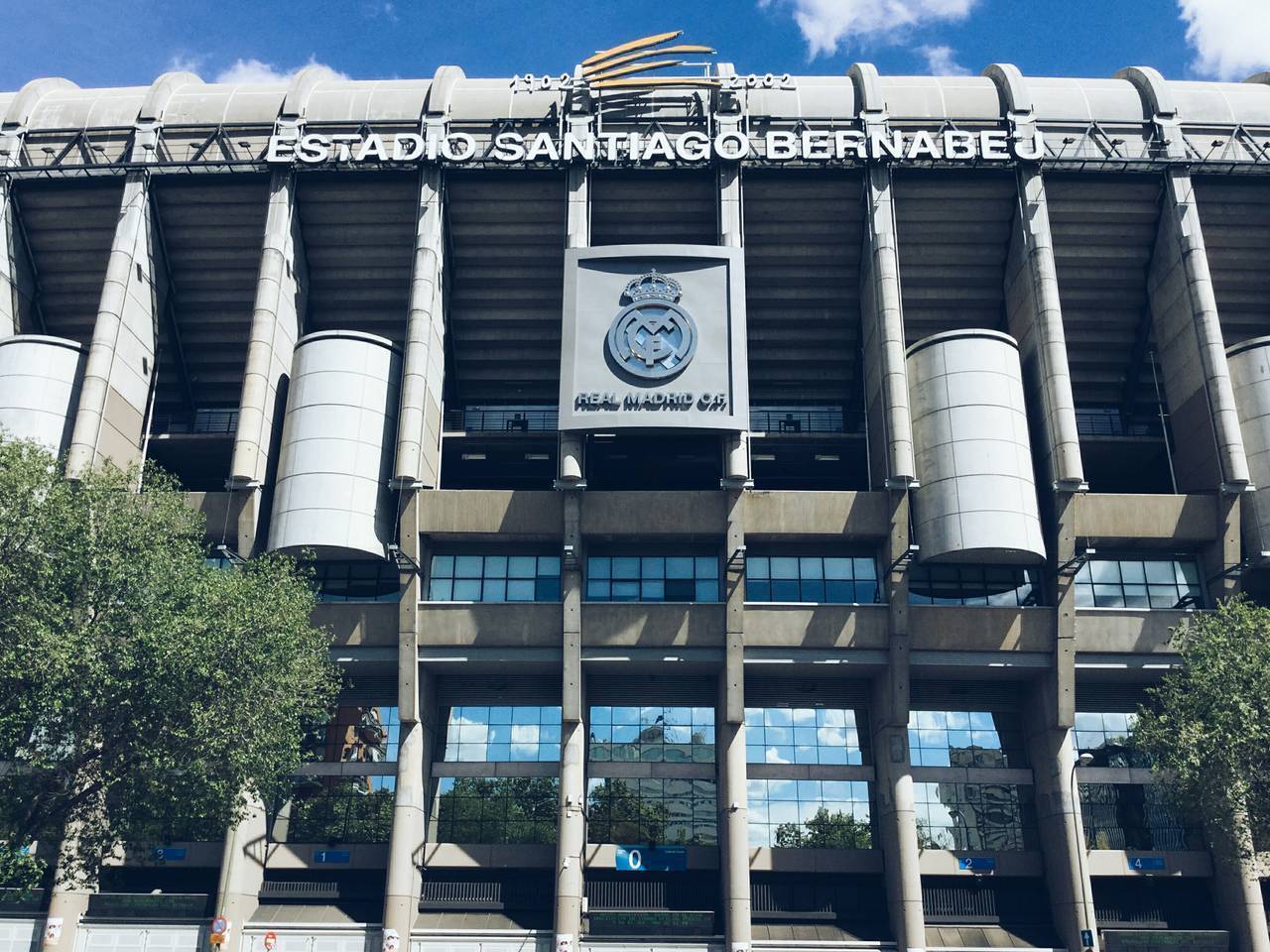 伯纳乌黄牛：经常有球迷被骗 我们从网络和皇马会员手里购票