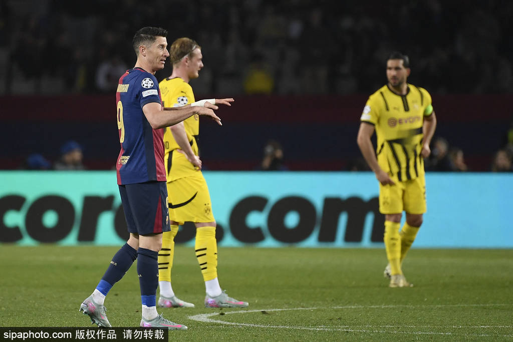 巴萨更衣室风波：孔德怒怼媒体，真相远比想象精彩！